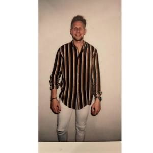 Meet your Posher, Lee